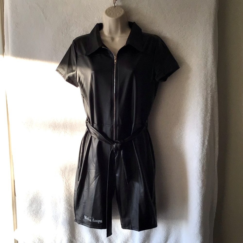 Black Short Sleeve Zip-Up one piece short set